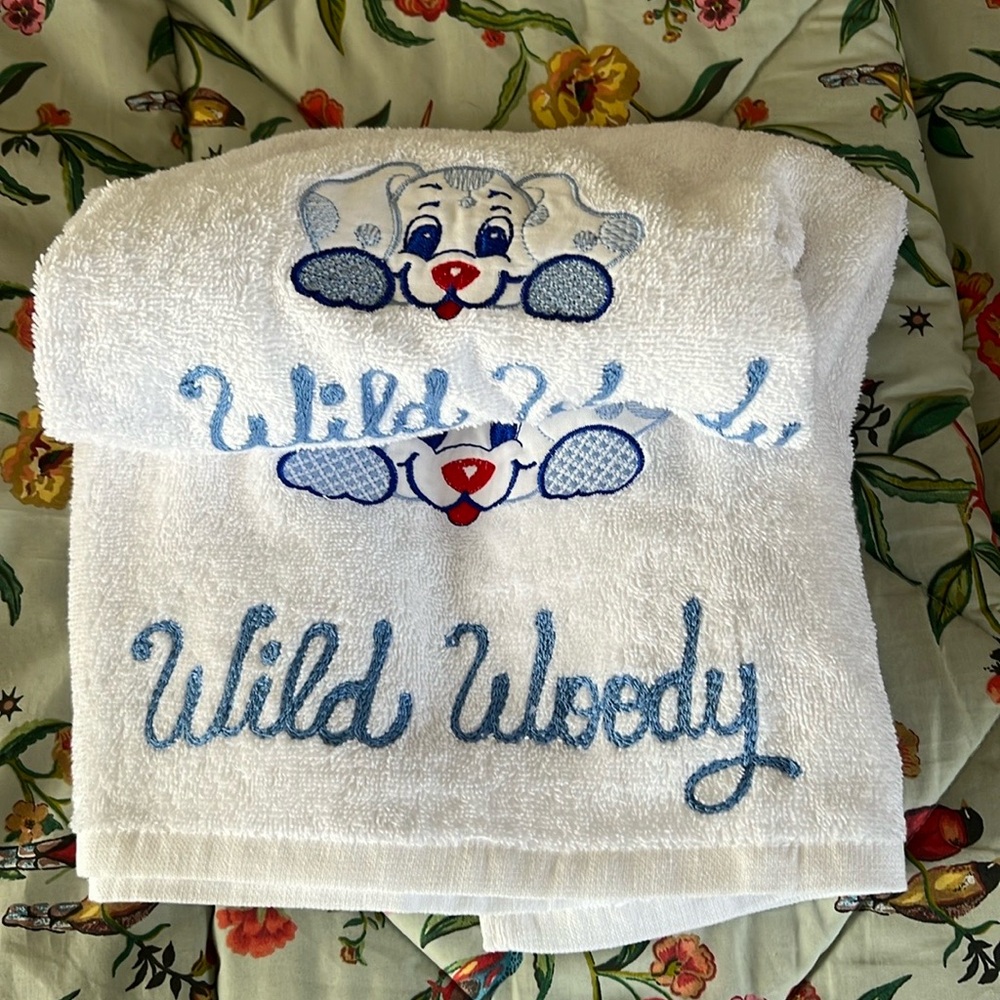 NWOT Two Piece Baby / Toddler Monogrammed Towel Set